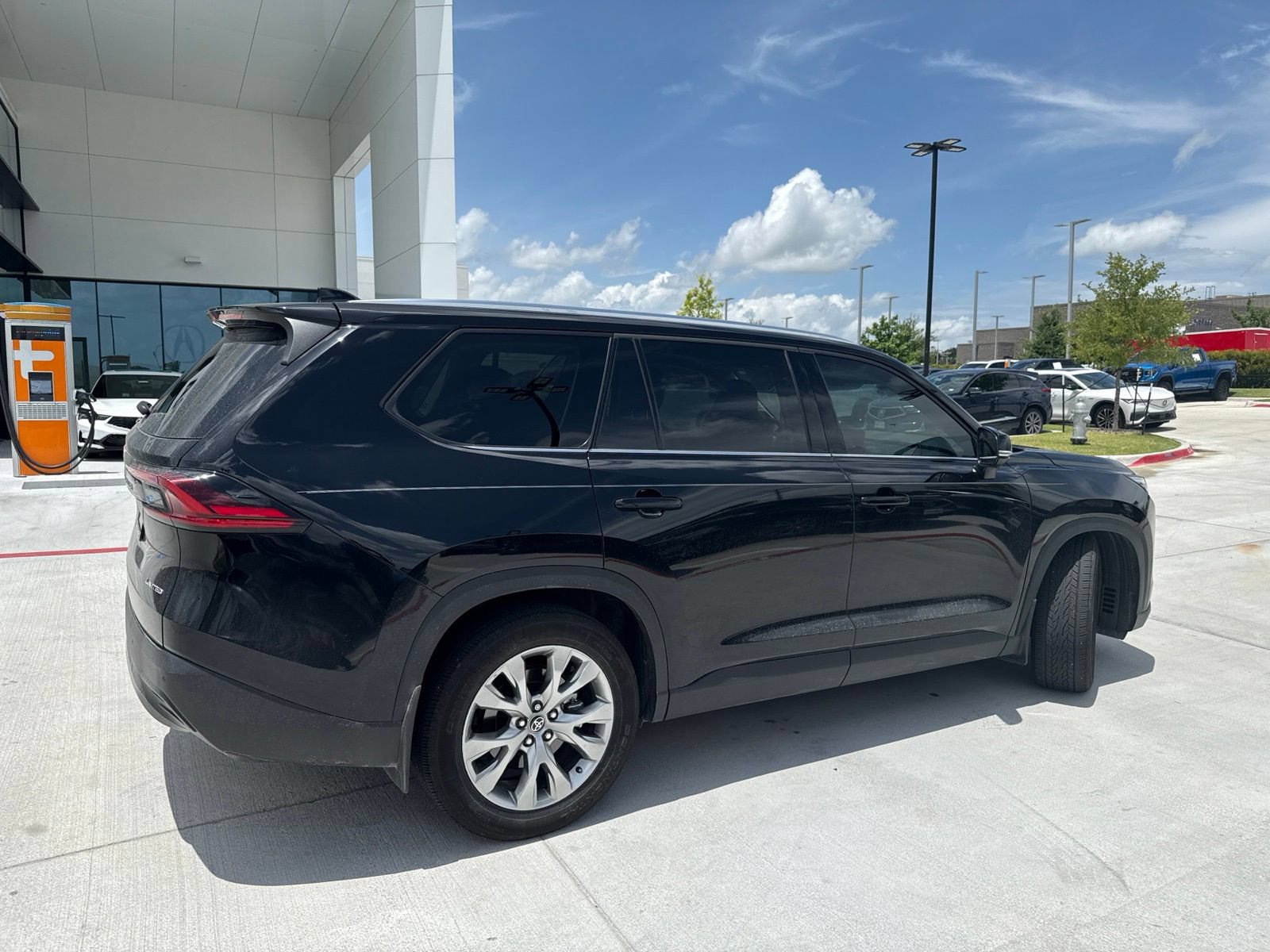 Used 2025 Toyota Grand Highlander FWD image 2