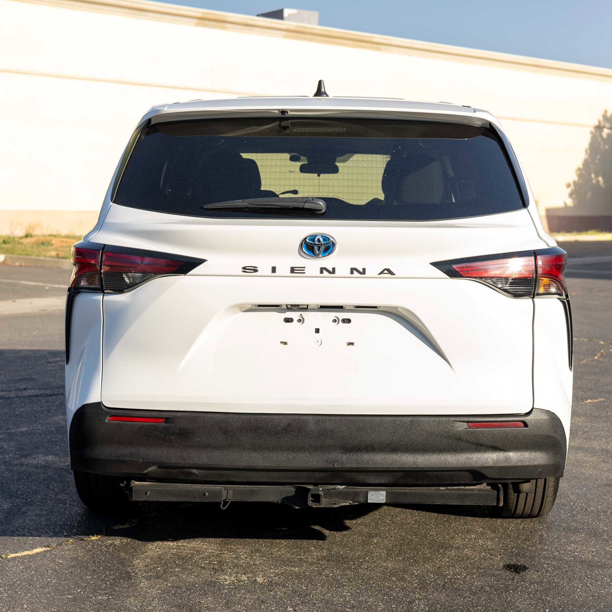 Used 2021 Toyota Sienna LE image 6