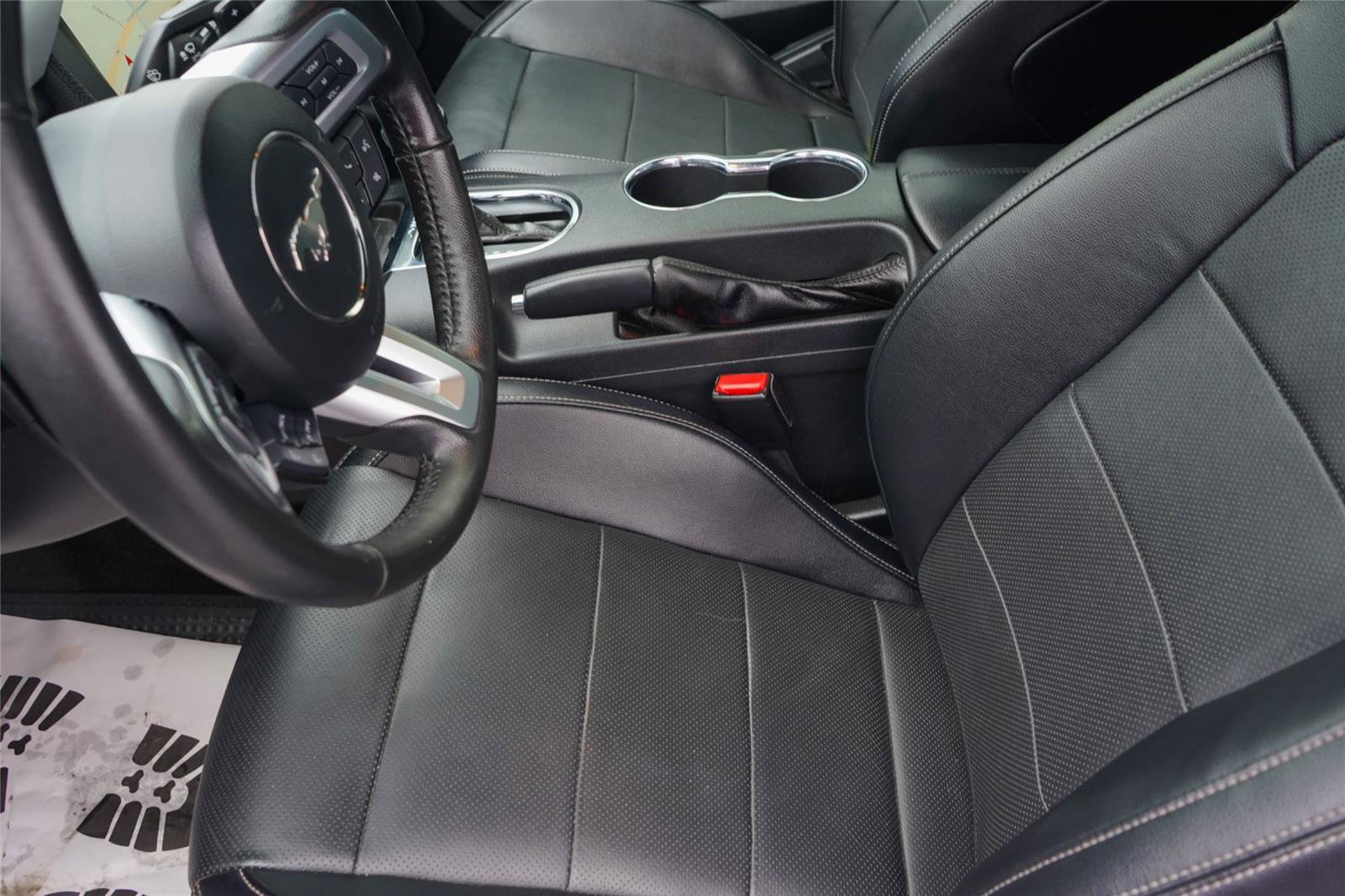 Used 2016 Ford Mustang Premium image 10