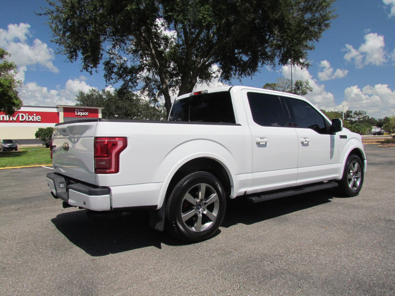 Used 2017 Ford F150 Lariat image 10