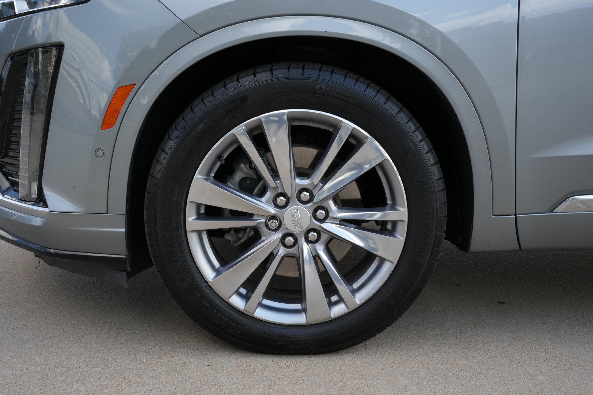 Certified 2024 Cadillac XT6 Premium Luxury w/ Technology Package AWD/4WD image 30