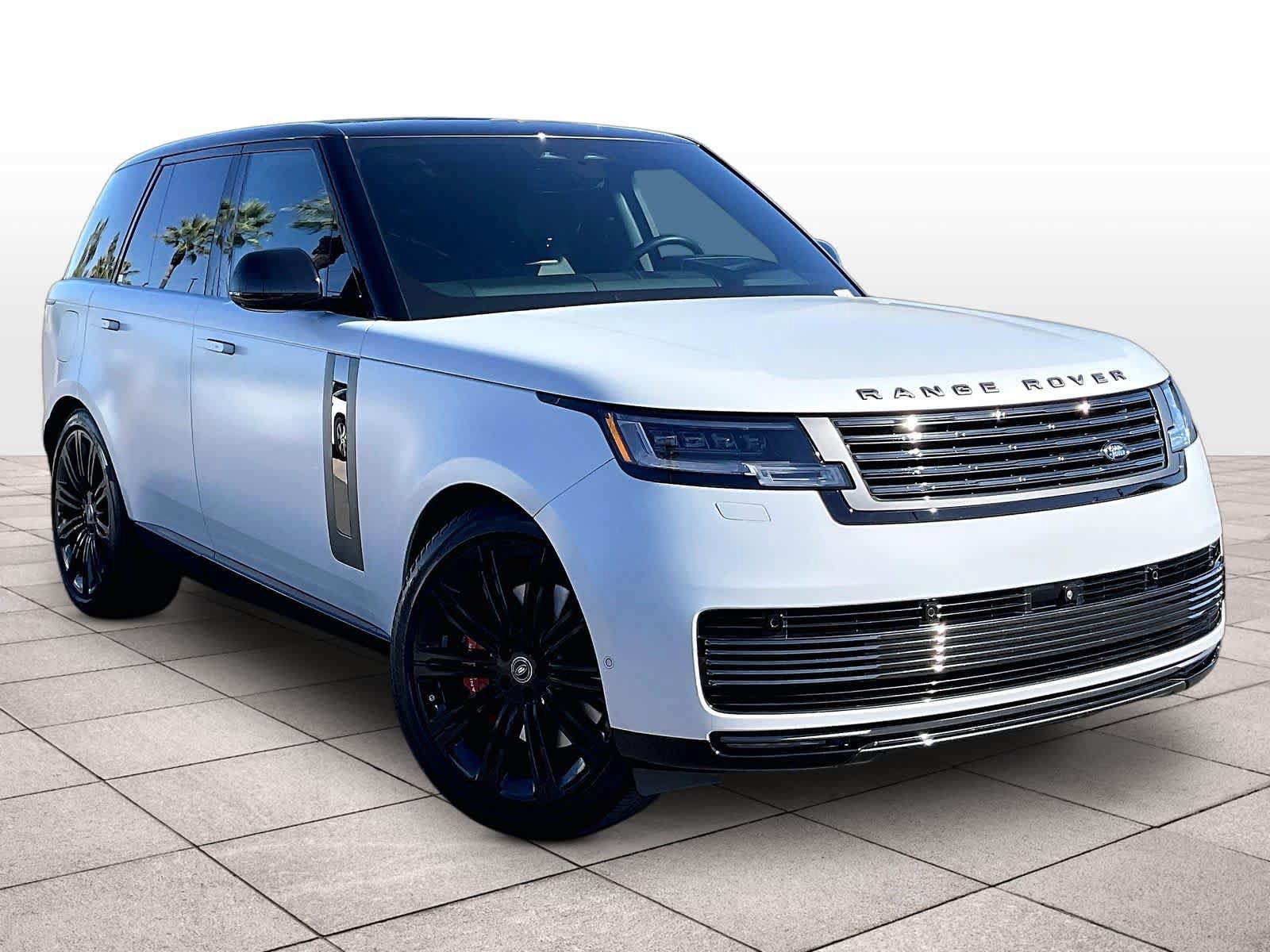 Used 2024 Land Rover Range Rover SV AWD/4WD image 2