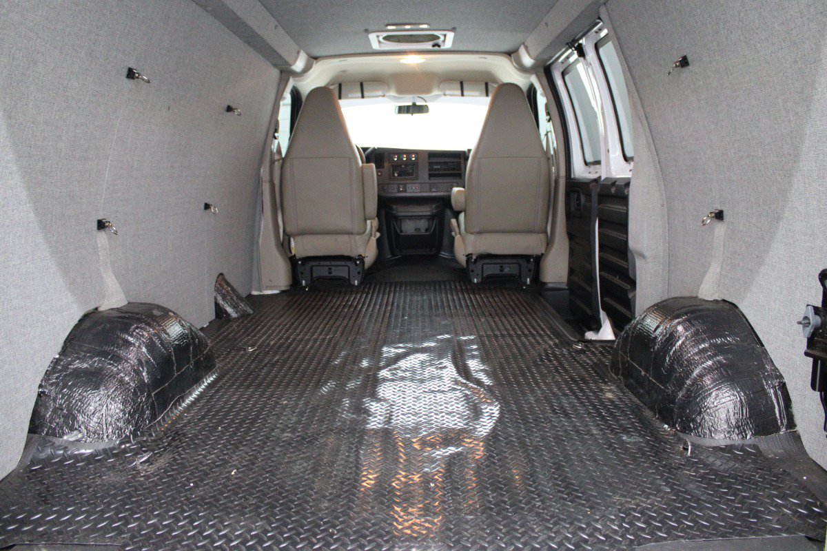 Used 2025 Chevrolet Express 2500 w/ Driver Convenience Package RWD image 8