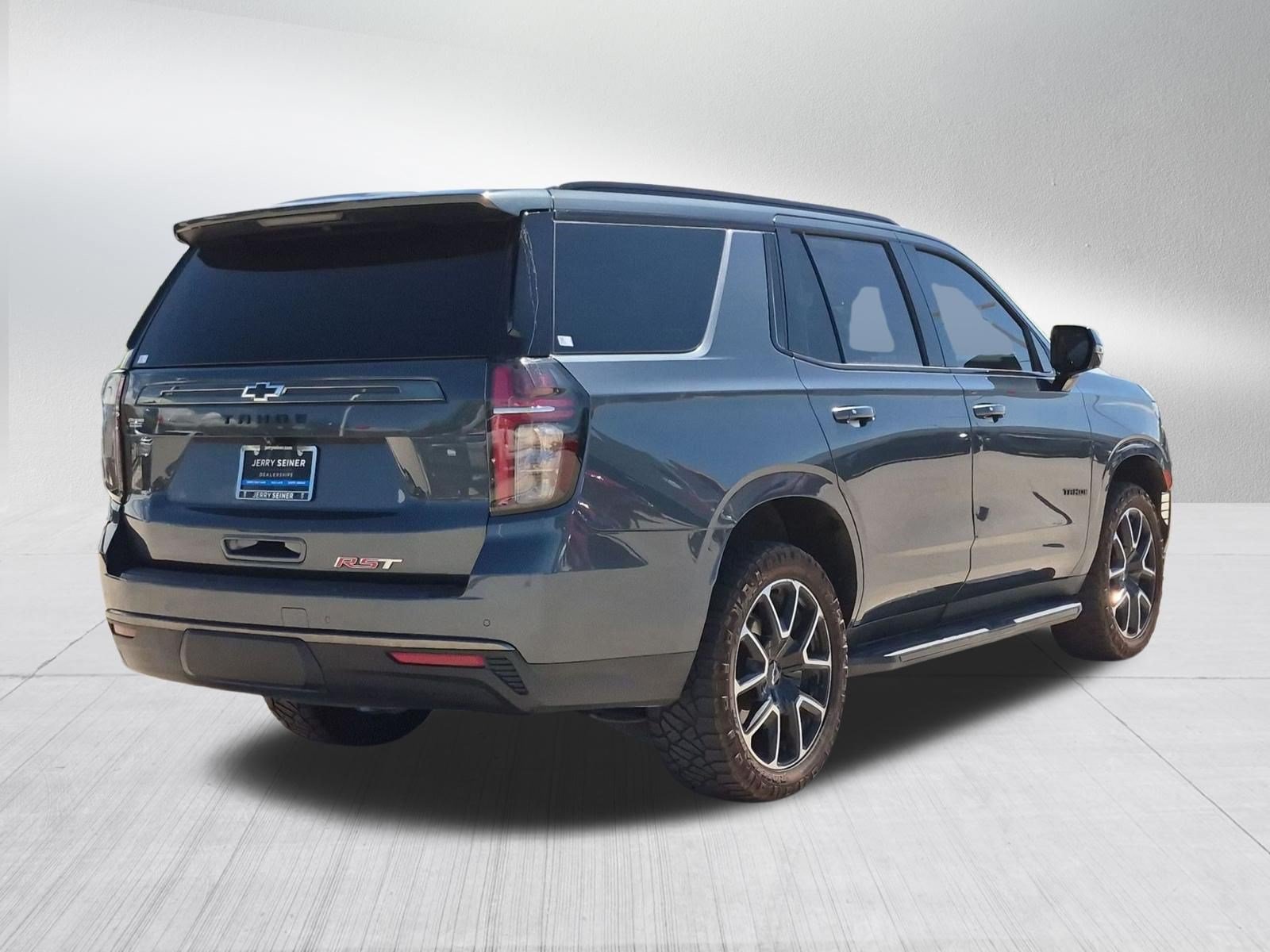 Used 2021 Chevrolet Tahoe RST w/ Luxury Package AWD/4WD image 6