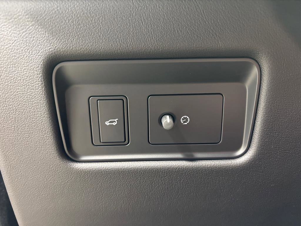 New 2026 Jaguar F-PACE R-Dynamic S image 22