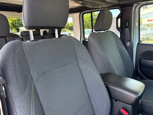 Used 2024 Jeep Wrangler Unlimited AWD/4WD image 27