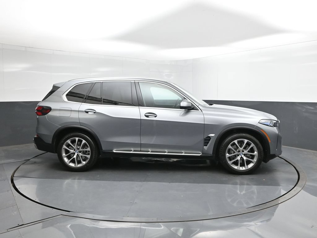 Used 2025 BMW X5 sDrive40i w/ Climate Comfort Package RWD image 15