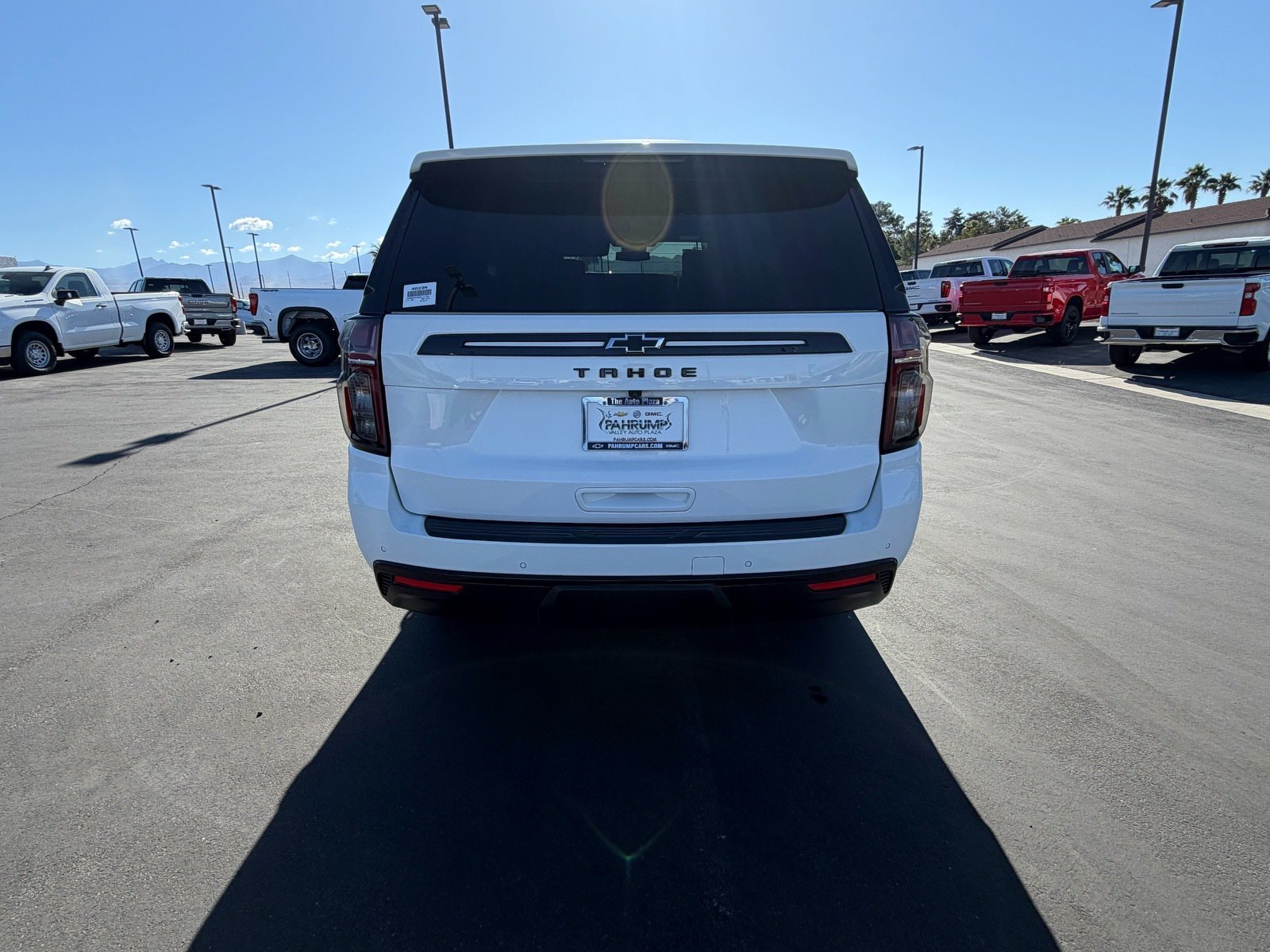 Used 2024 Chevrolet Tahoe Z71 w/ Luxury Package AWD/4WD image 4
