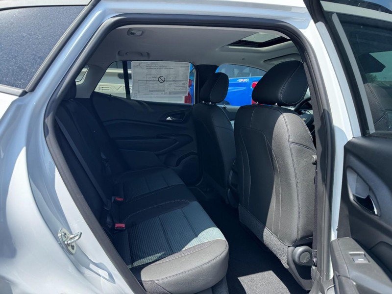 New 2026 Chevrolet Trax LT w/ Sunroof Package FWD image 5
