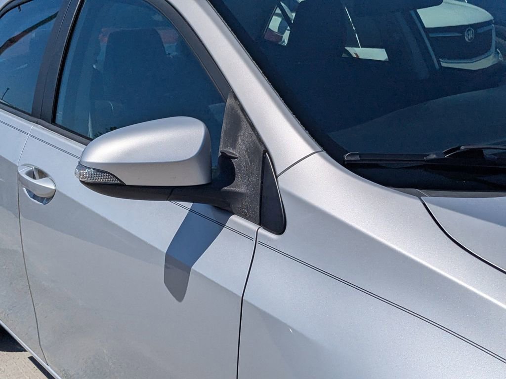 Used 2015 Toyota Corolla S image 40