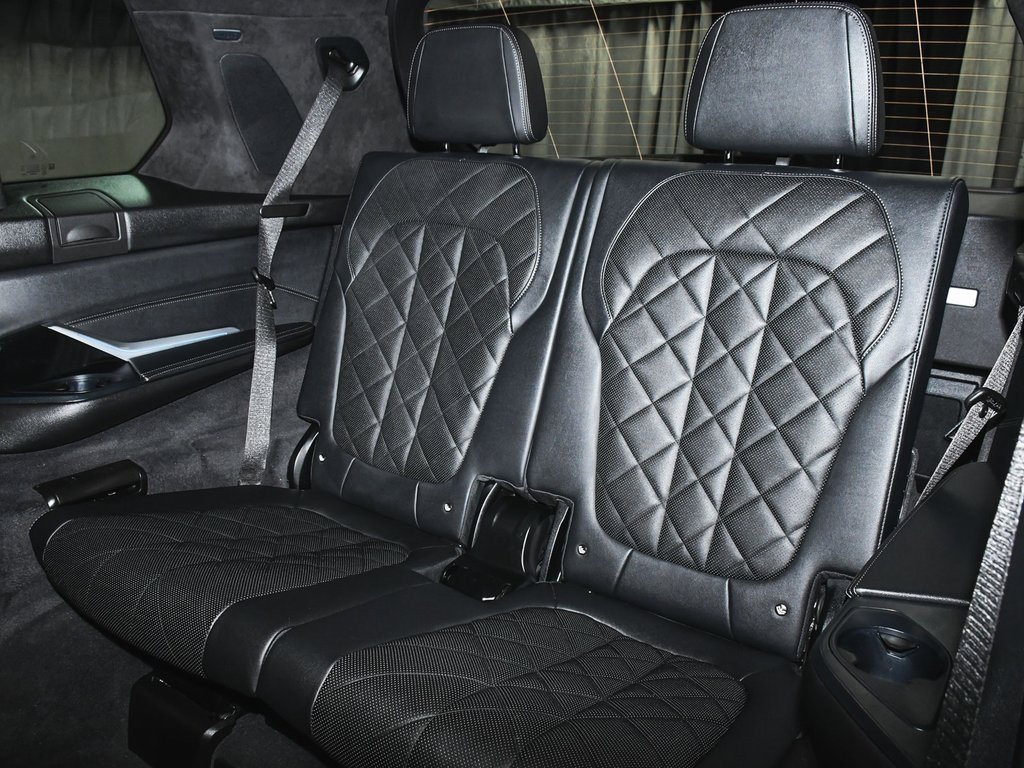 Used 2024 BMW X7 xDrive40i w/ Executive Package image 79