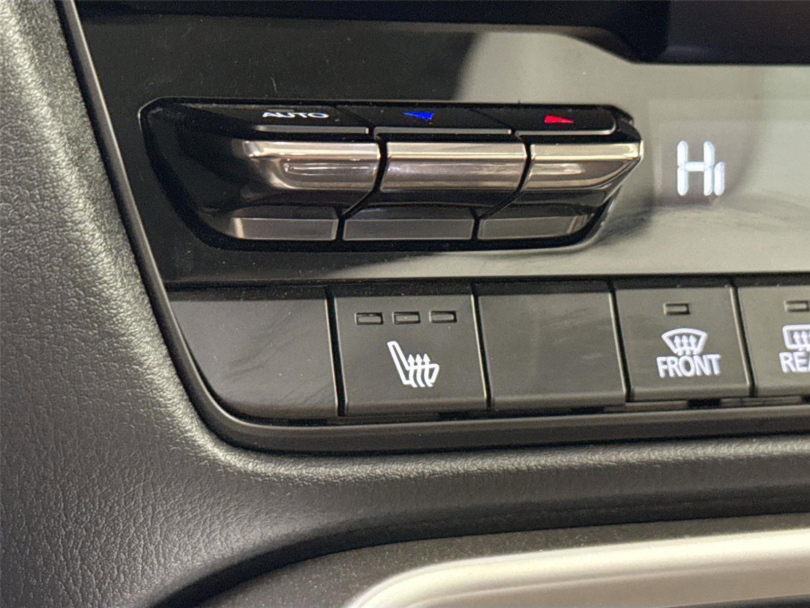 Certified 2025 MAZDA CX-70 3.3 Turbo w/ Premium Package image 8