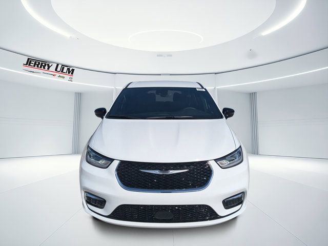 New 2026 Chrysler Pacifica Select FWD image 8