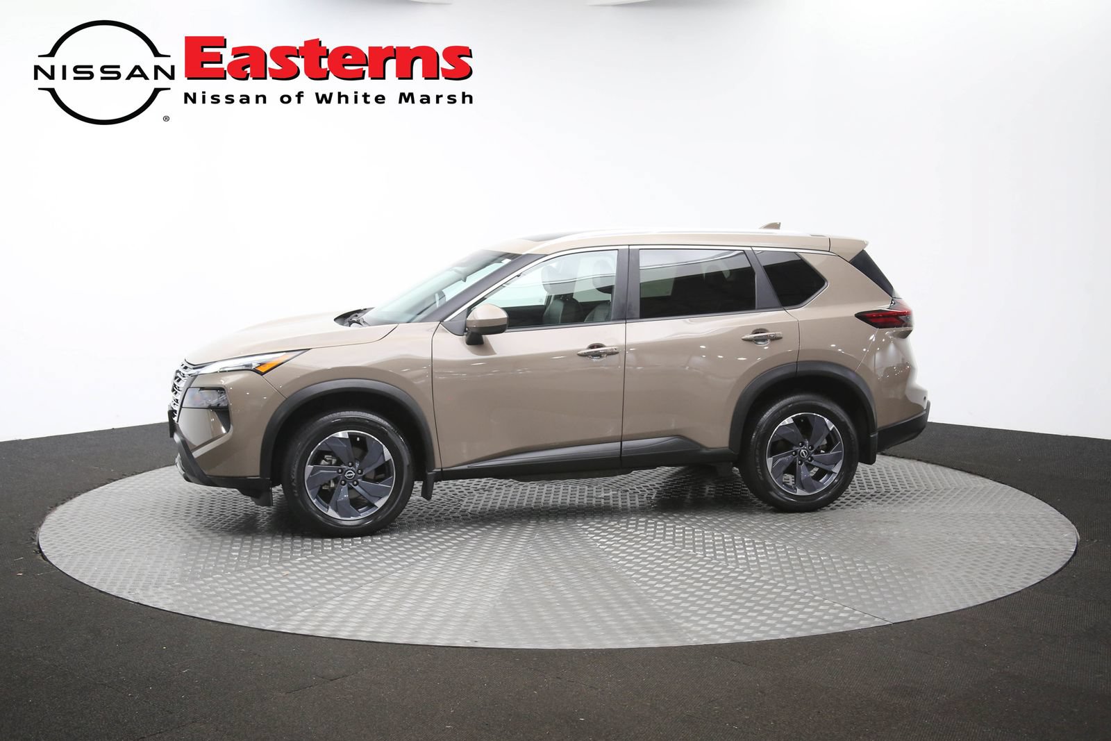 Used 2024 Nissan Rogue SV w/ SV Premium Package FWD image 58