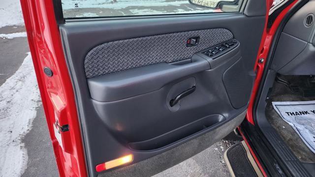 Used 2003 Chevrolet Avalanche 4x4 w/ Suspension Package, Off-Road image 24