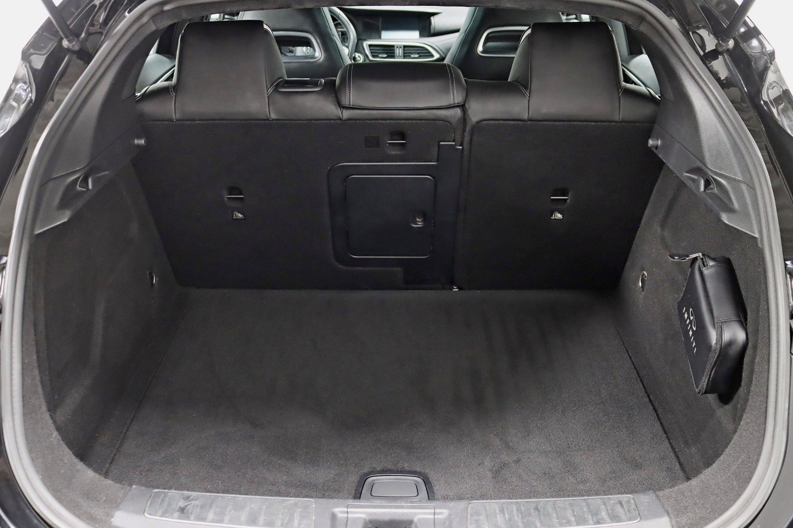 Used 2018 INFINITI QX30 Sport w/ Leather Package FWD image 35