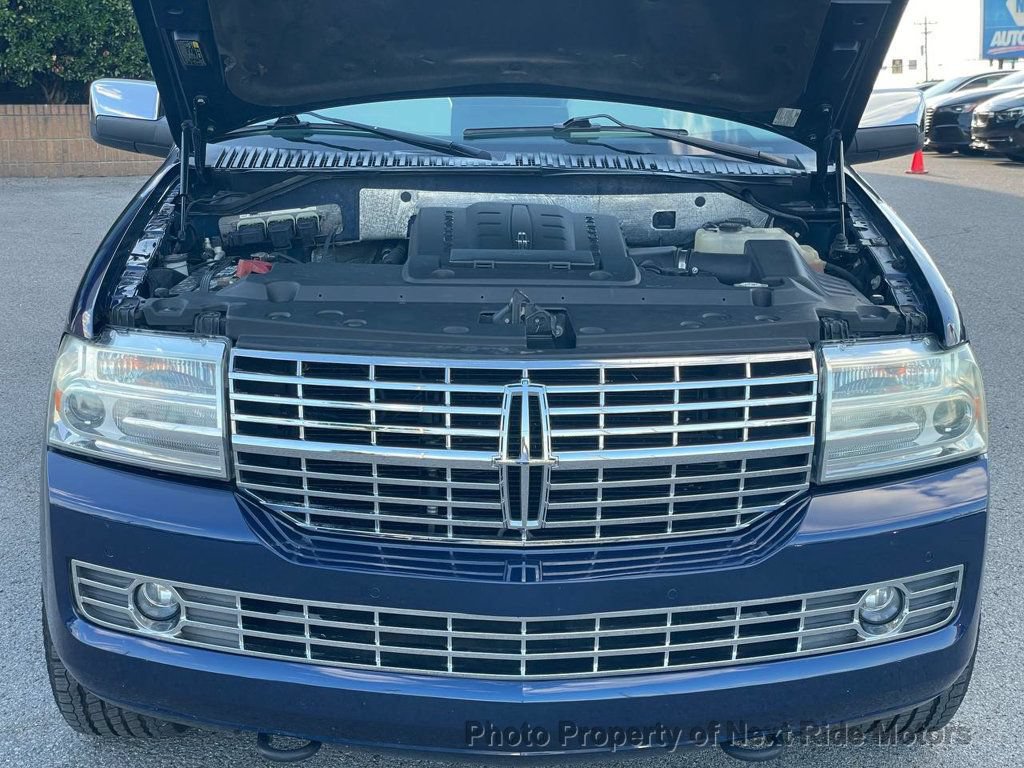 Used 2011 Lincoln Navigator 2WD image 10