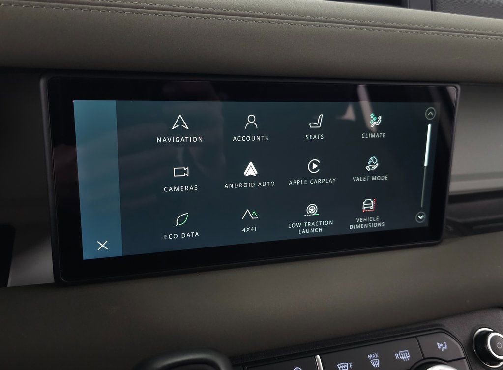 Certified 2023 Land Rover Defender 110 SE AWD/4WD image 29