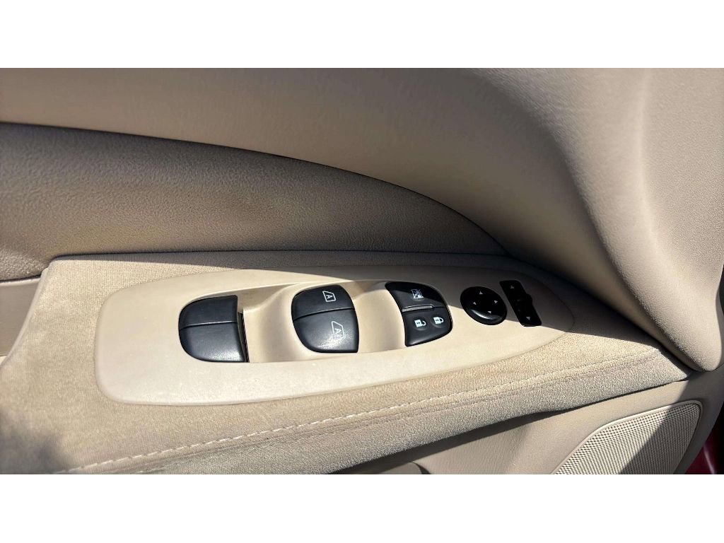 Used 2013 Nissan Pathfinder SV AWD/4WD image 21