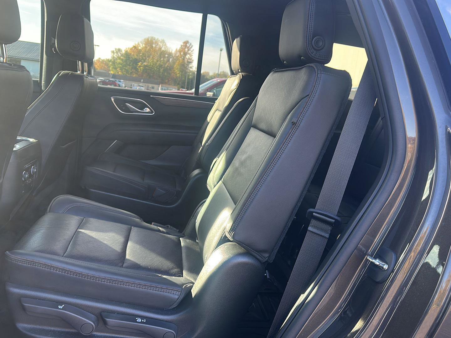 Used 2021 Chevrolet Tahoe High Country w/ Premium Package image 7