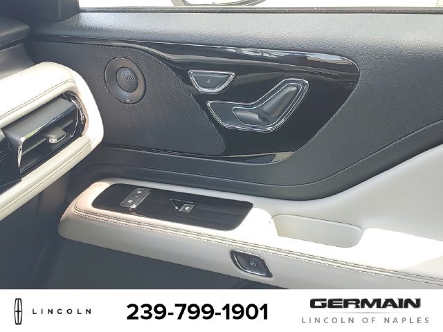 New 2026 Lincoln Aviator AWD image 25