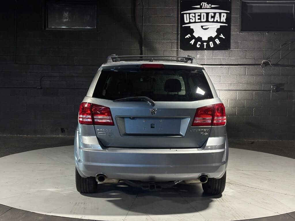 Used 2010 Dodge Journey R/T w/ Navigation & Sound Group I image 4