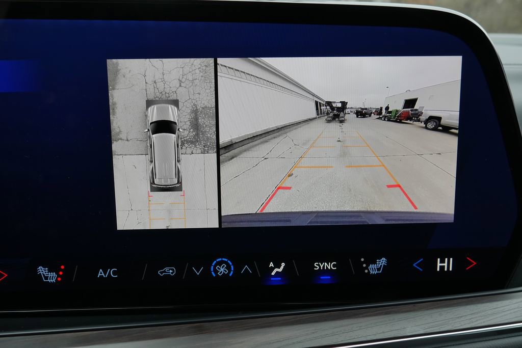 Used 2025 Chevrolet Tahoe LT w/ Comfort Package image 17