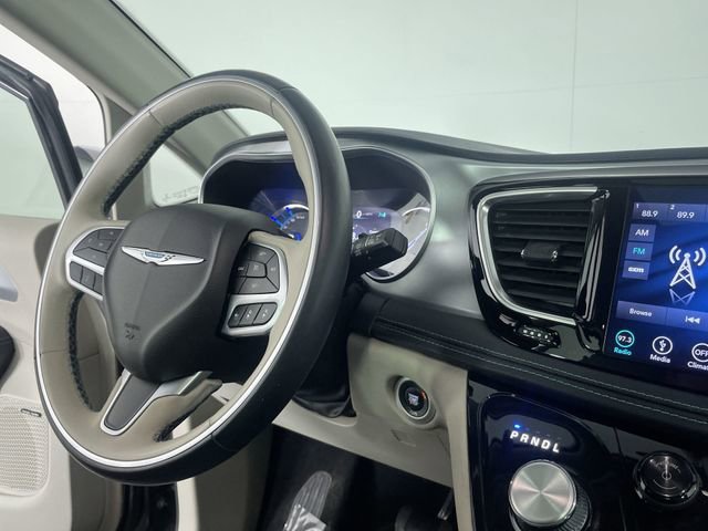 Used 2018 Chrysler Pacifica Limited w/ Advanced Safetytec Group image 29