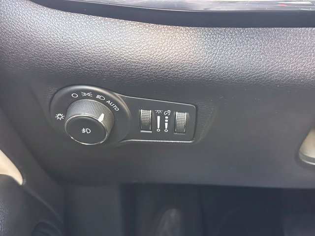 Used 2022 Jeep Compass Limited AWD/4WD image 18