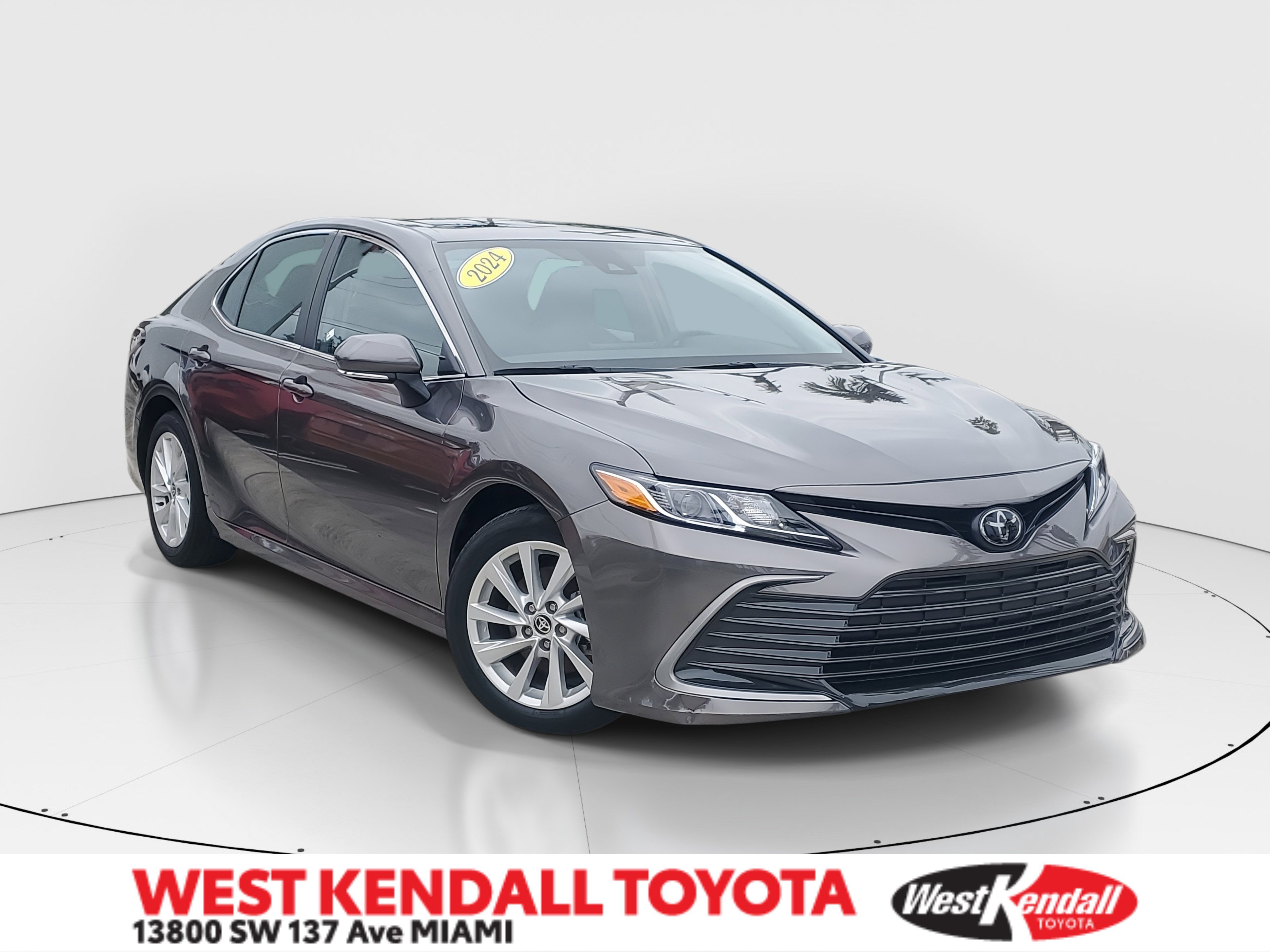 Used 2024 Toyota Camry LE w/ Convenience Package image 1