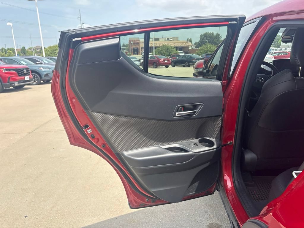 Used 2020 Toyota C-HR Limited FWD image 32