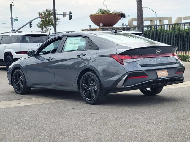 New 2026 Hyundai Elantra SEL Sport FWD image 4