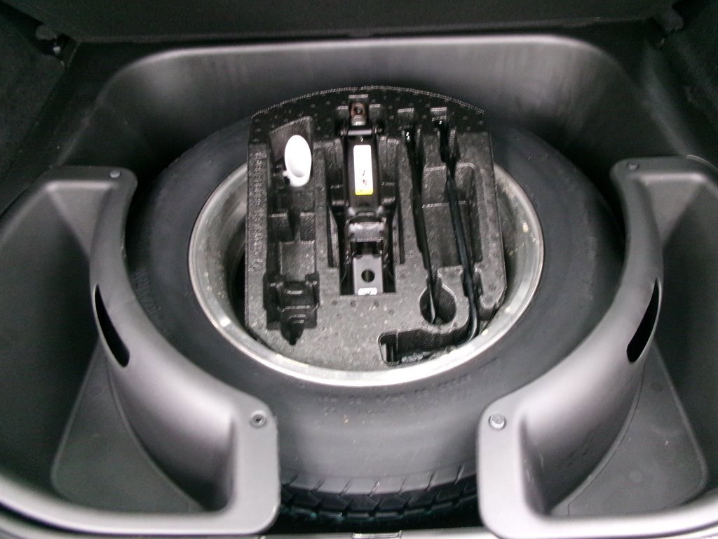 Used 2018 Jeep Grand Cherokee Laredo image 38