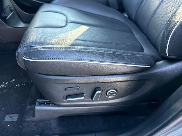 Used 2025 Hyundai Palisade Limited AWD/4WD image 12