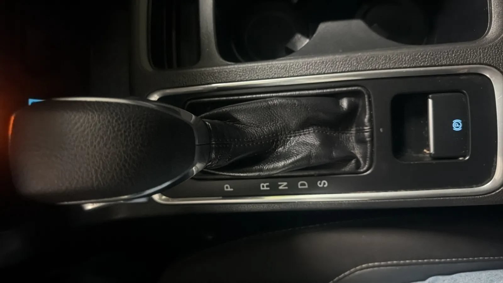 Used 2018 Ford Escape SE w/ Ford Safe & Smart Package AWD/4WD image 12