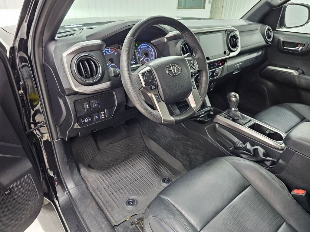 Used 2023 Toyota Tacoma Limited w/ Nightshade Package AWD/4WD image 27