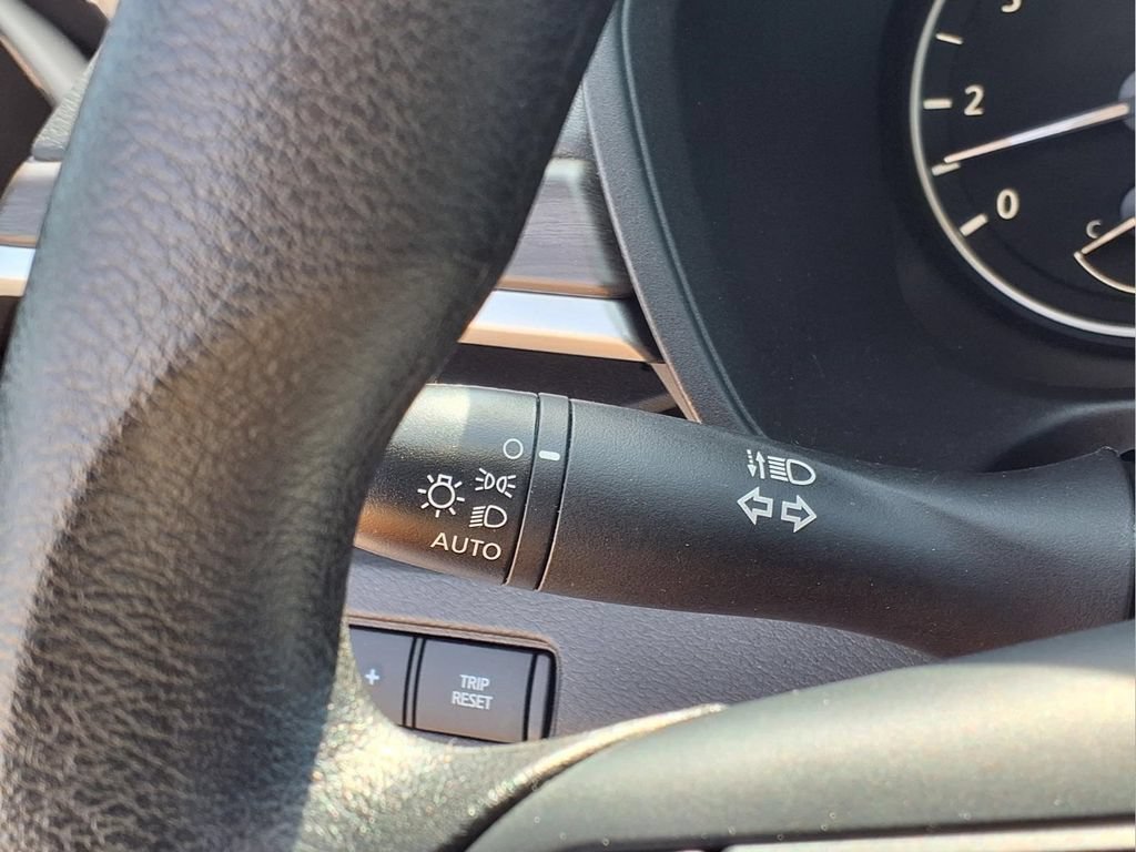Used 2025 Nissan Altima 2.5 SV FWD image 19