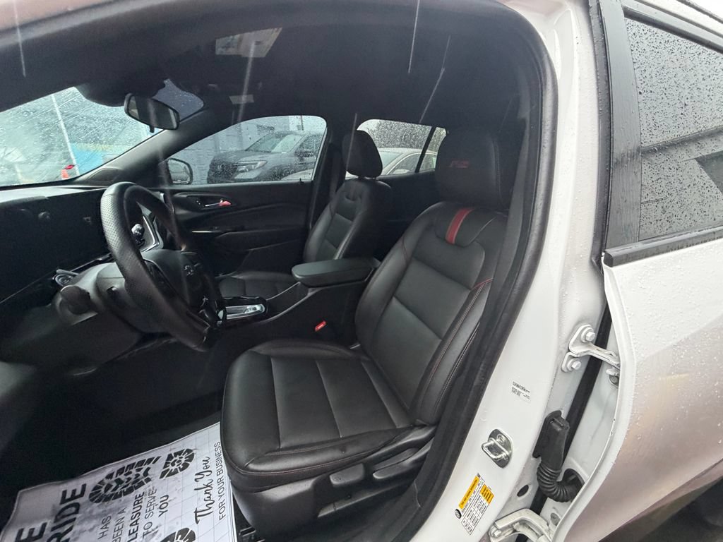 Used 2024 Chevrolet Trax RS w/ Sunroof Package FWD image 9