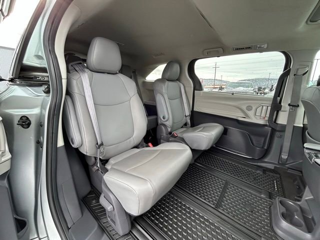 Used 2021 Toyota Sienna XLE image 47