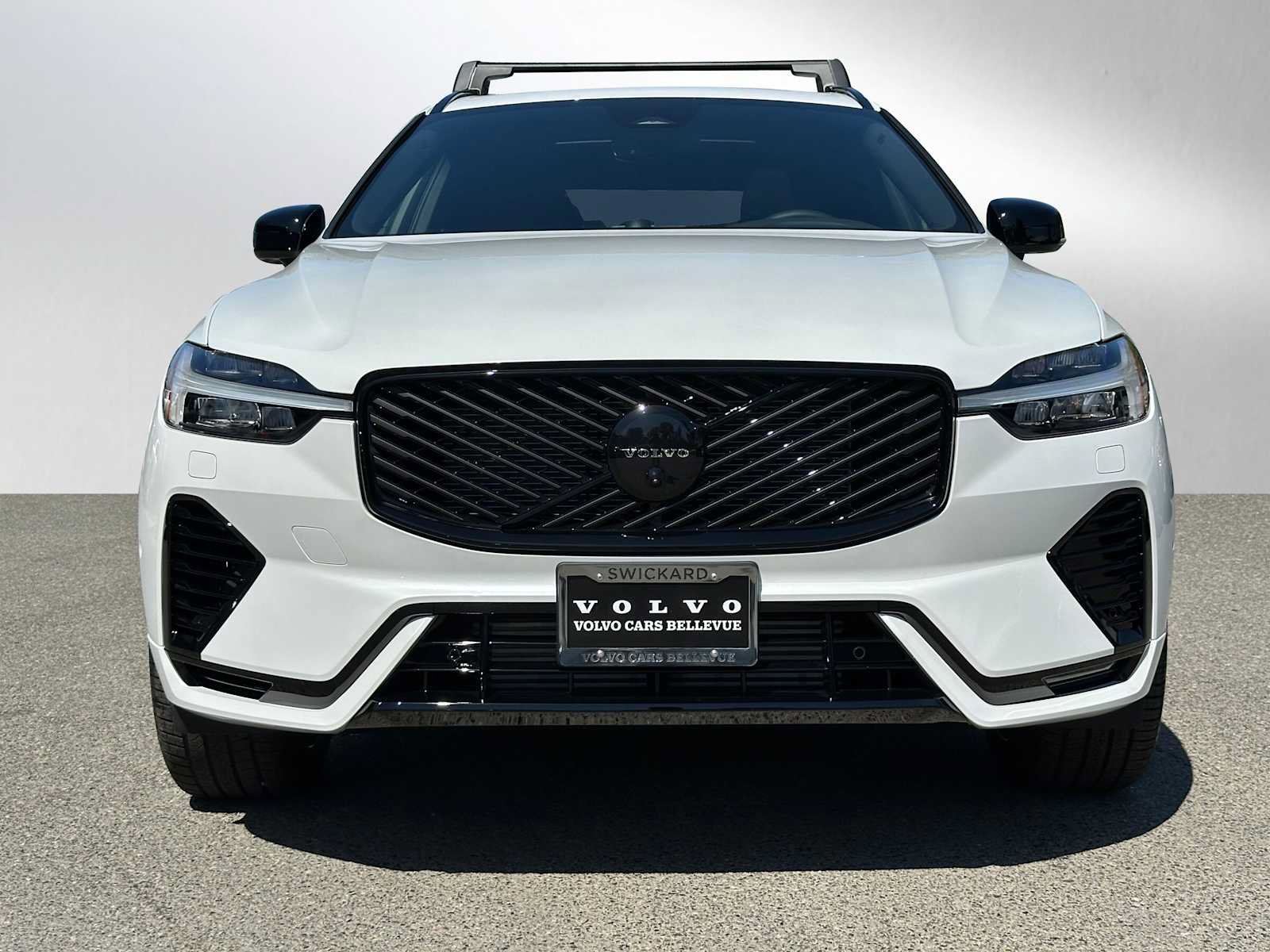 New 2026 Volvo XC60 T8 Ultra w/ Protection Package Premier AWD/4WD image 8