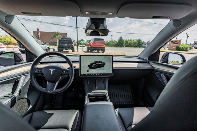 Used 2023 Tesla Model Y Long Range image 21