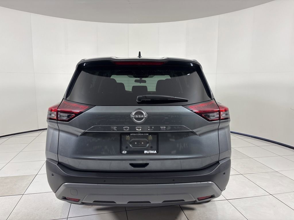 Used 2023 Nissan Rogue S image 4