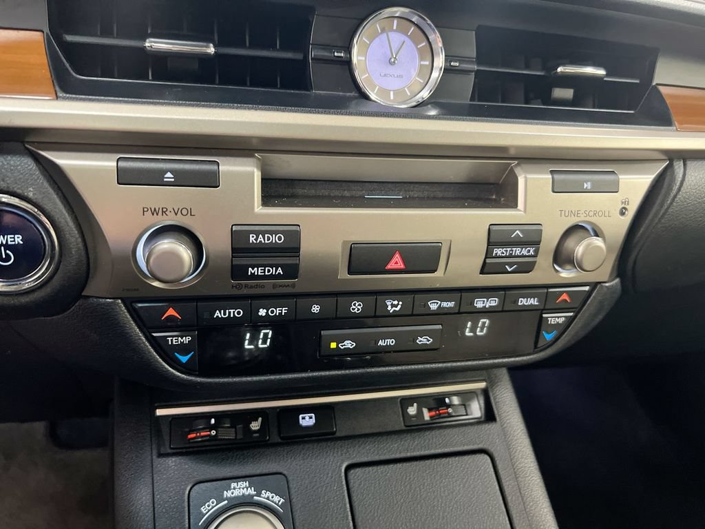 Used 2013 Lexus ES 300h w/ Premium Pkg FWD image 16