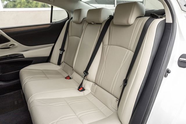 Used 2024 Lexus ES 350 Luxury image 12