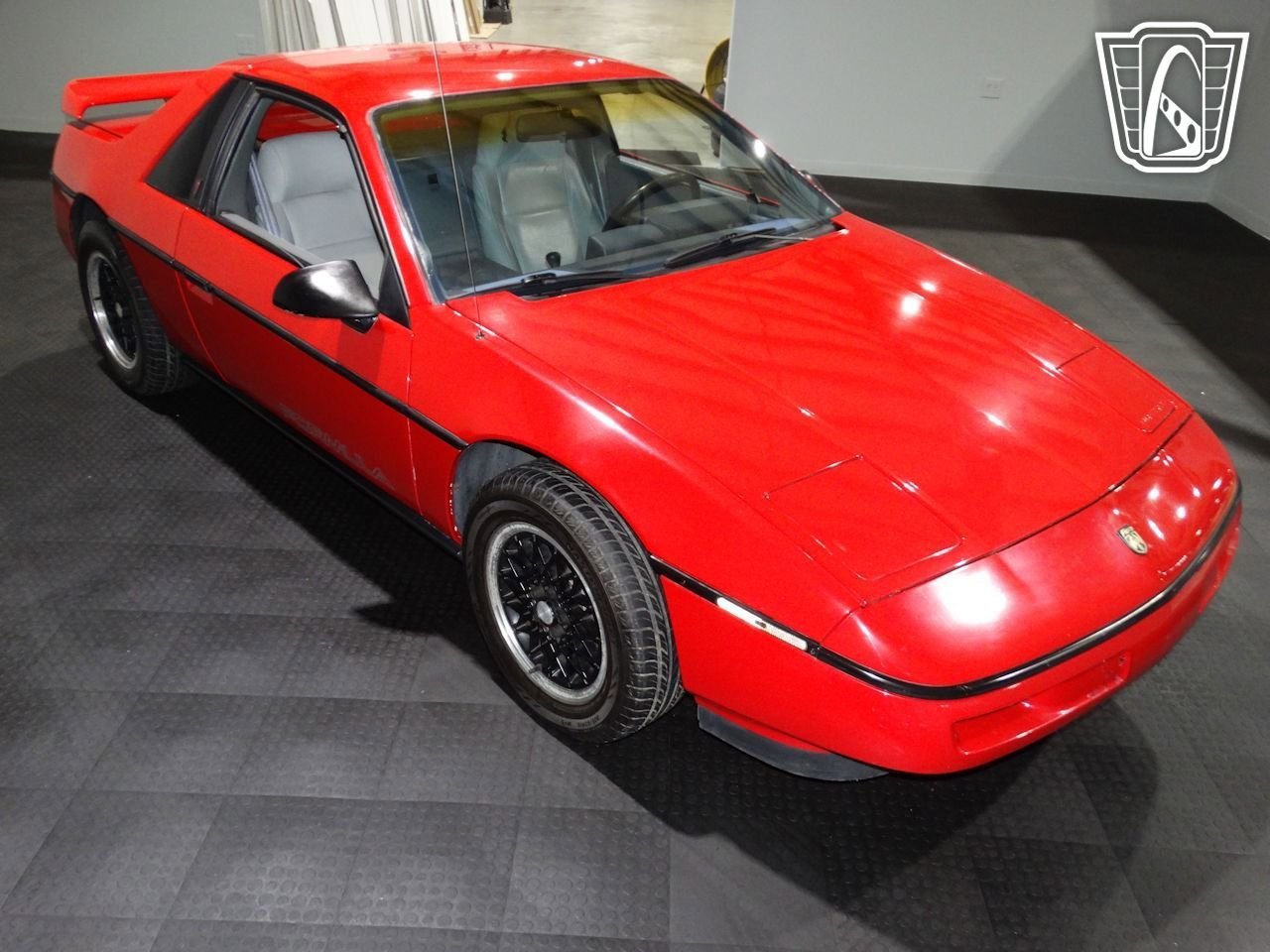 Used 1988 Pontiac Fiero image 23