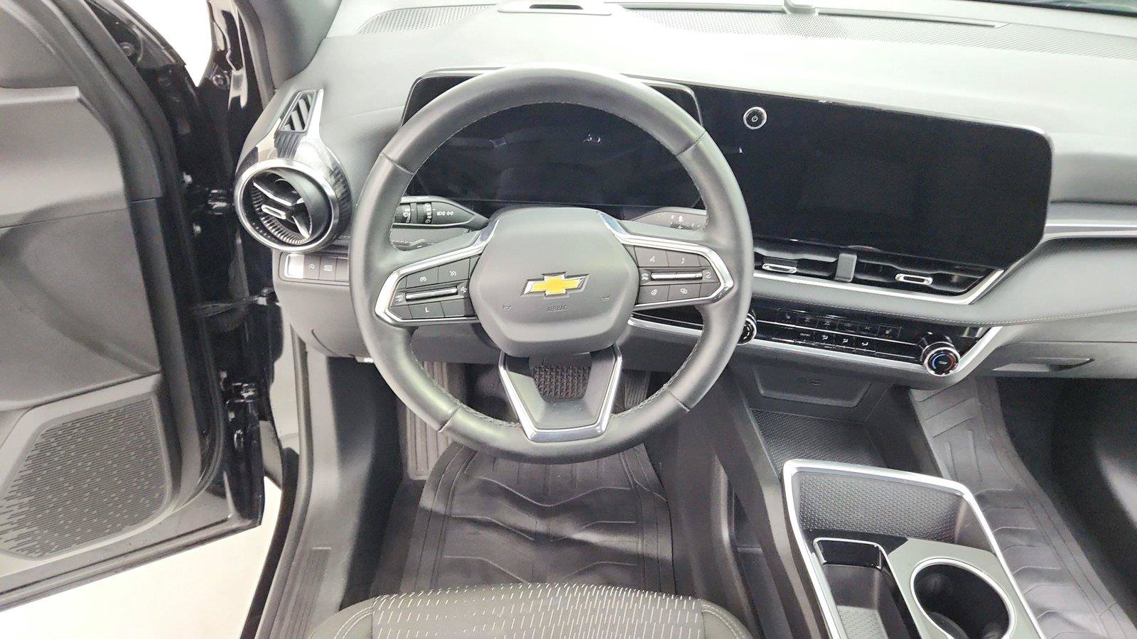 Used 2025 Chevrolet Equinox LT FWD image 21
