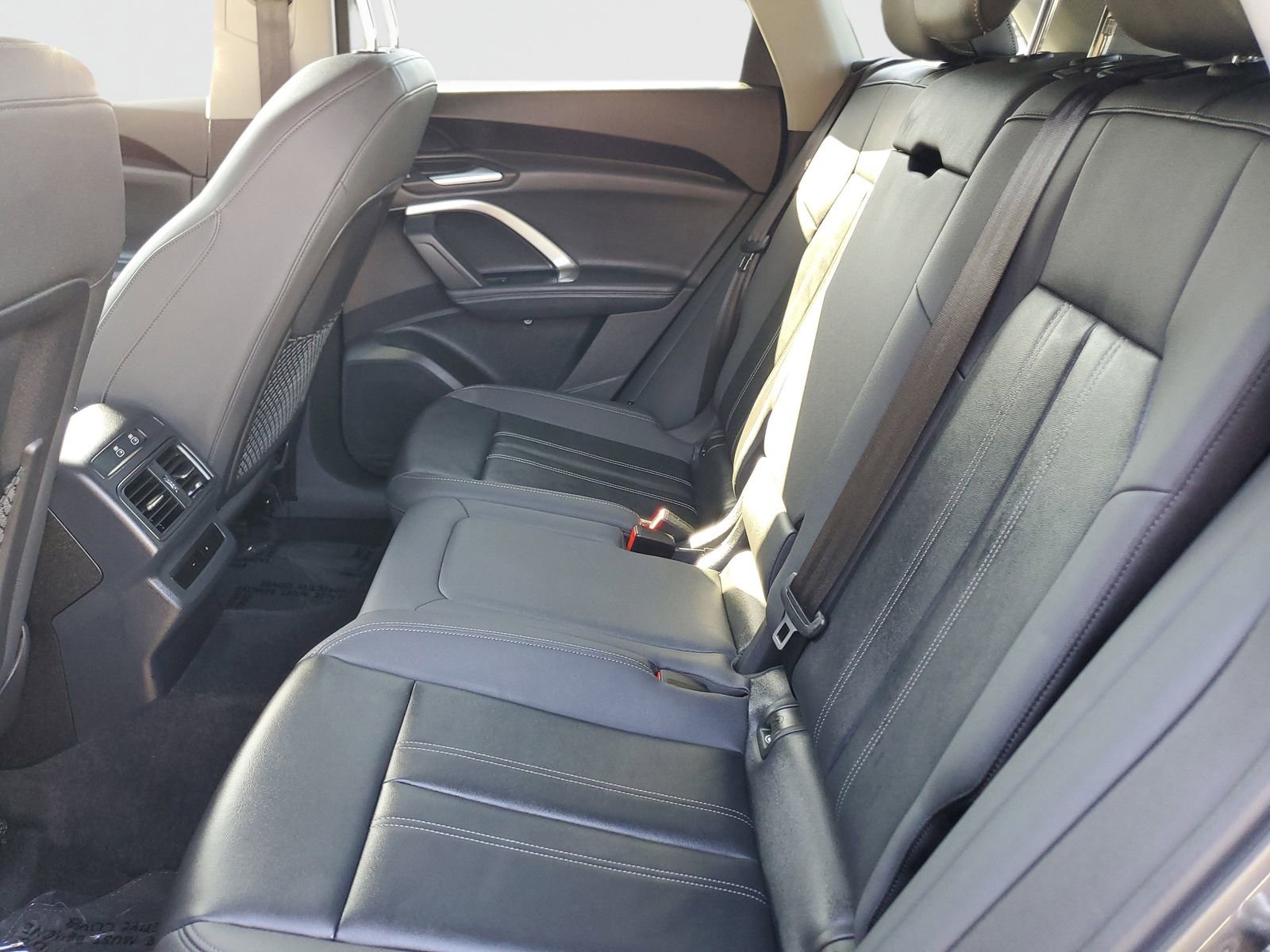 Used 2025 Audi Q5 Premium w/ Convenience Package image 16
