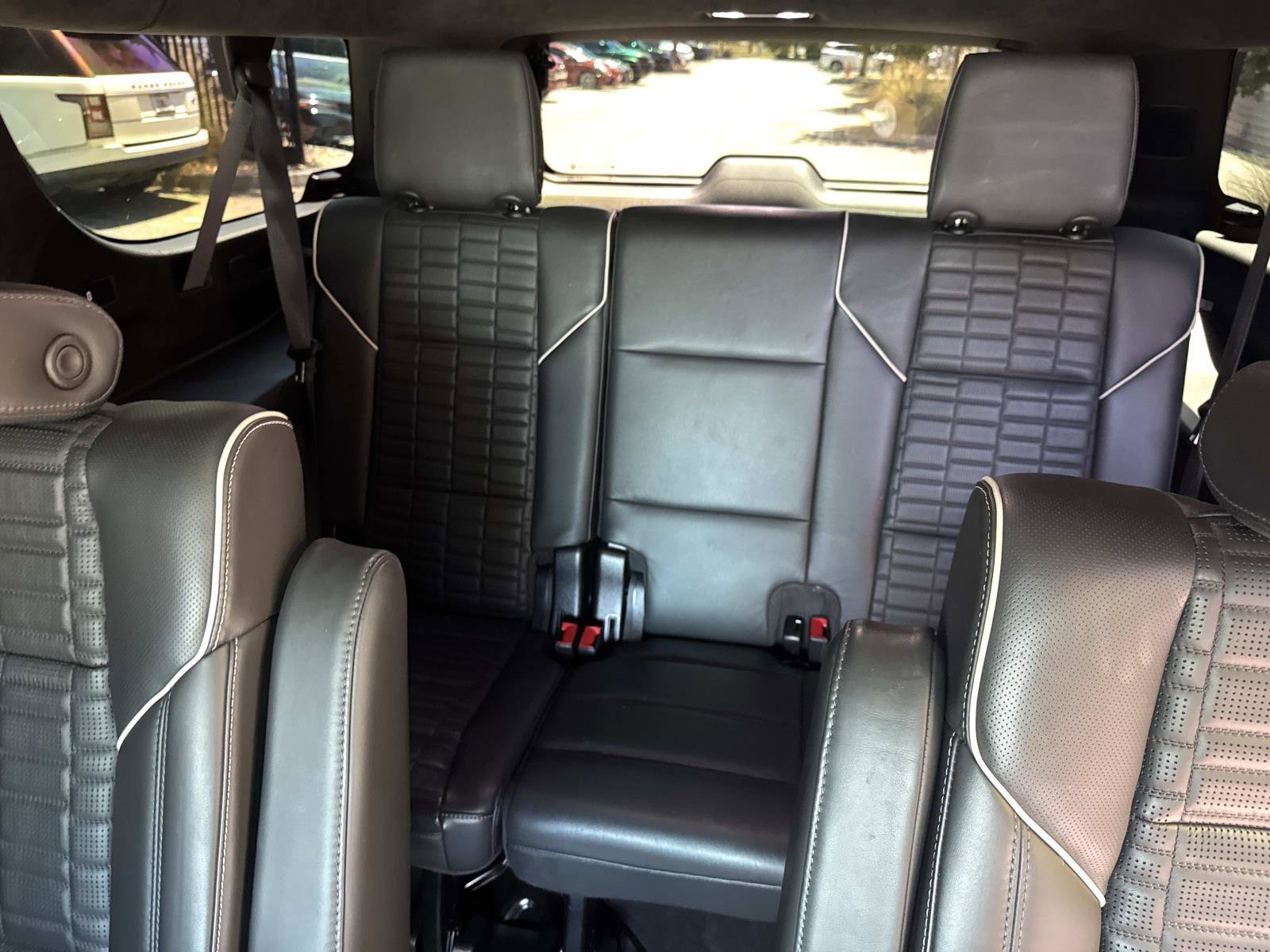 Used 2023 Cadillac Escalade ESV V AWD/4WD image 16