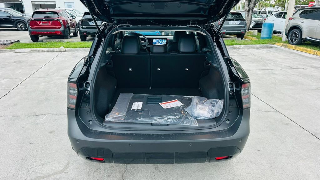 New 2026 Nissan Kicks SR FWD image 29