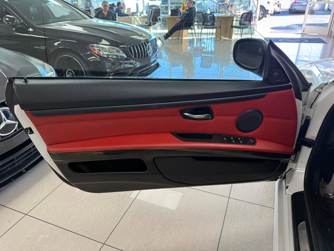 Used 2013 BMW 328i Convertible w/ M Sport Pkg image 10